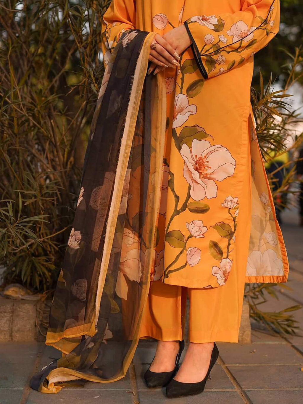 Zeenat-Floral 3 Piece Suit