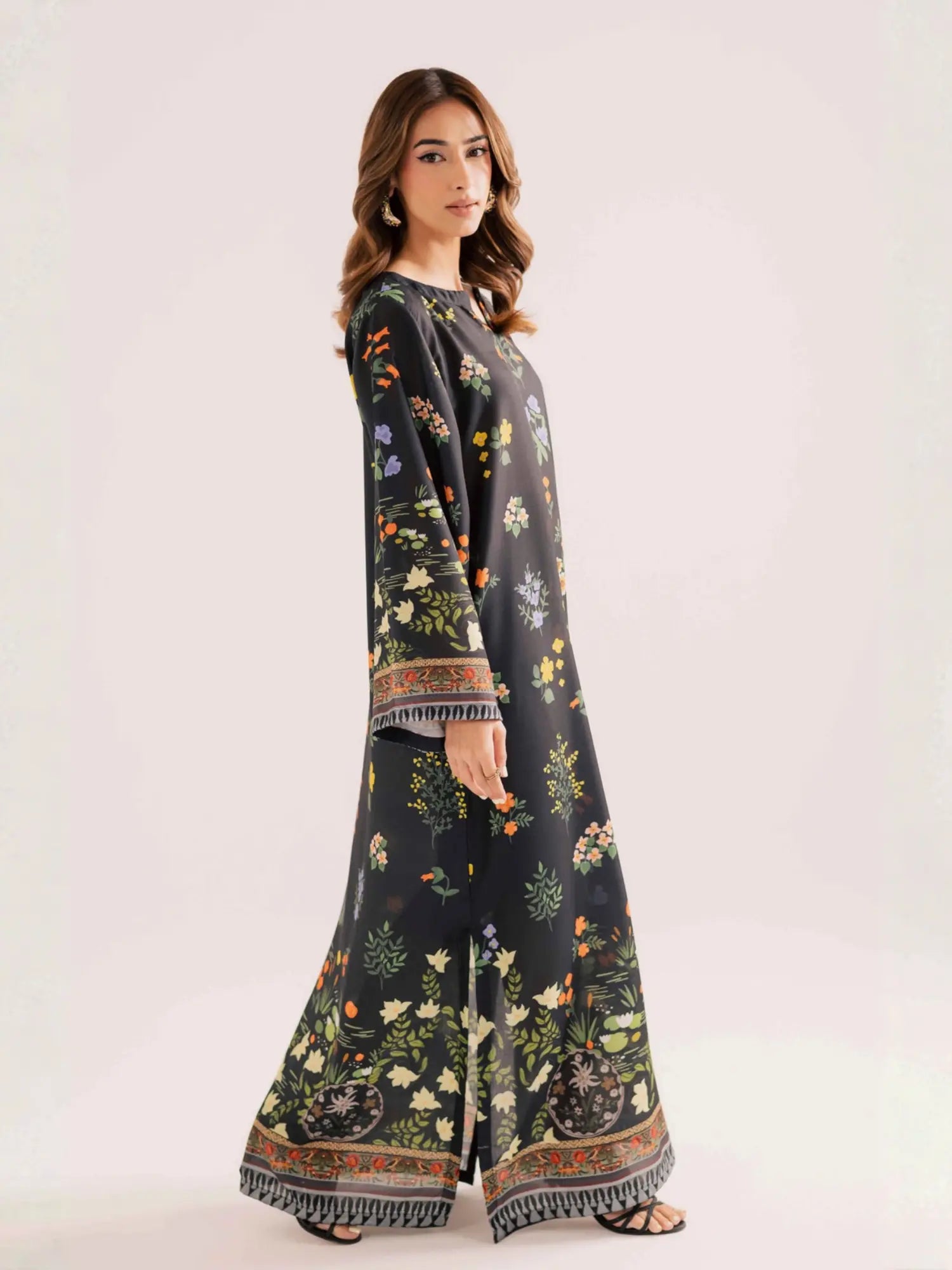 Black Bloom Lawn Kaftan